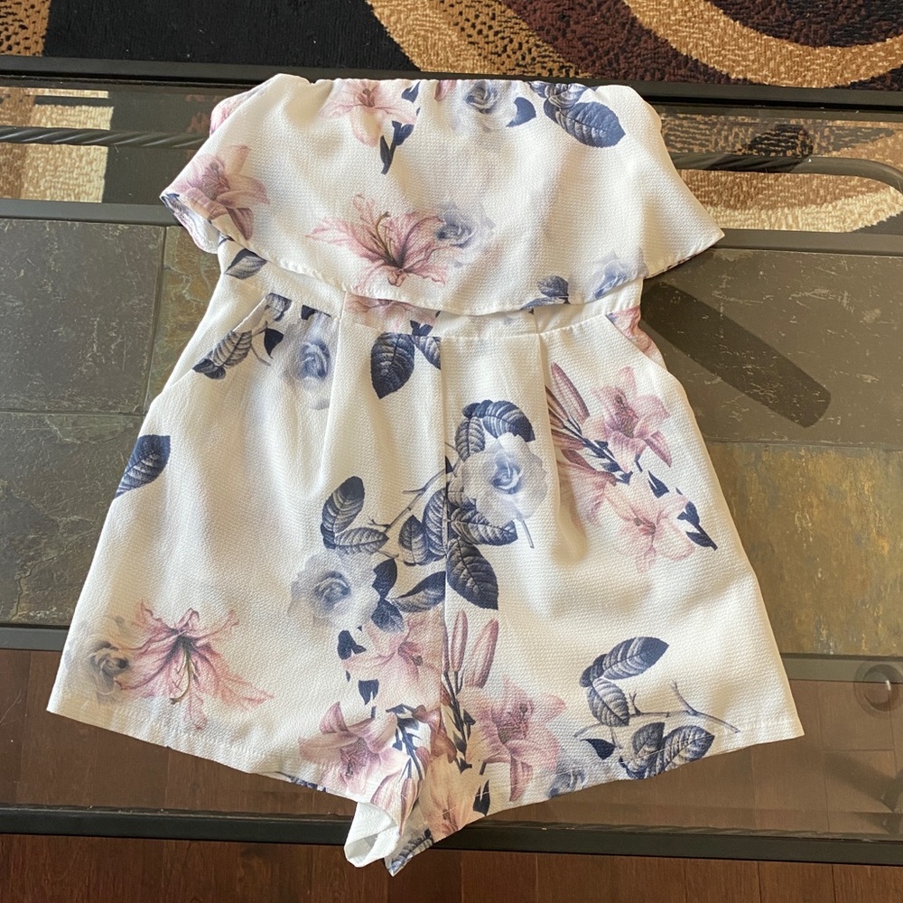 L’Atiste | Strapless Floral Romper